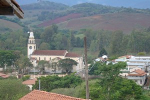 SÃO SEBASTIÃO DO RIO VERDE pelo Caminho Religioso tem a Igreja de São Sebastião