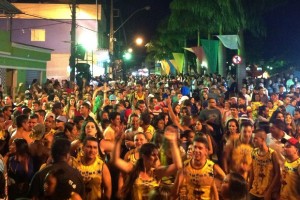 CARNAVAL antecipado de Conceição da Barra de Minas